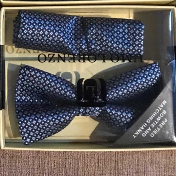 Bow tie and hanky - Picture 1 of 1